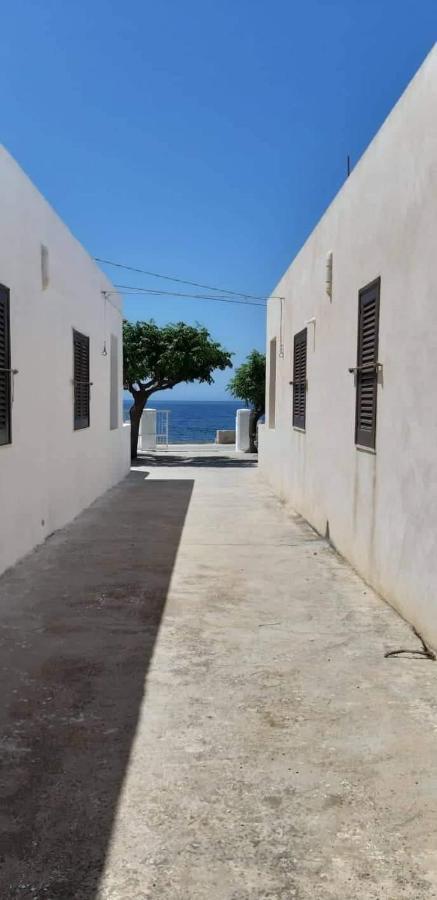 Ad Un Passo Dal Mare Villa Petrosino Exterior photo